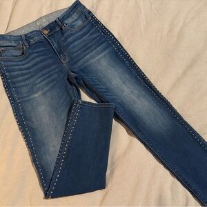 Women’s White House/ Black Market Stylish Studded Jeans, size 8 NWOT